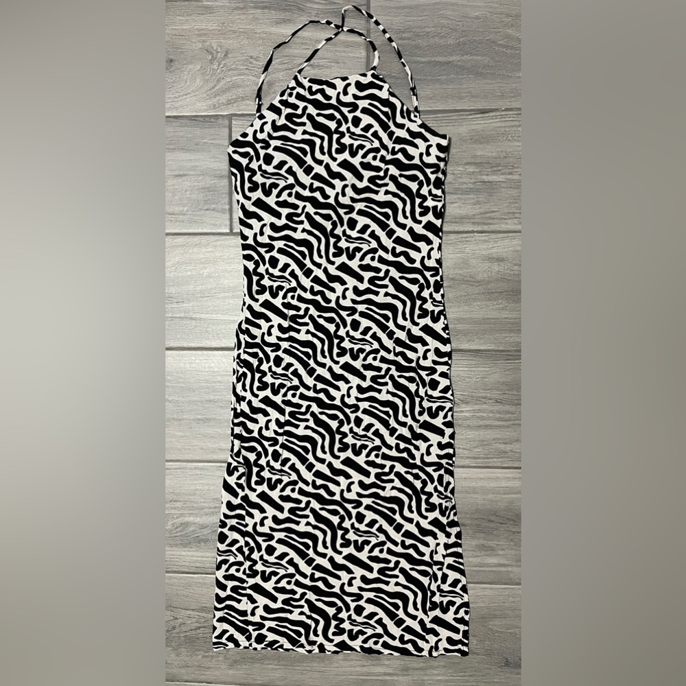 Band Of The Free Women’s Medium Ivory/Black Criss Cross Back Halter Midi Dress